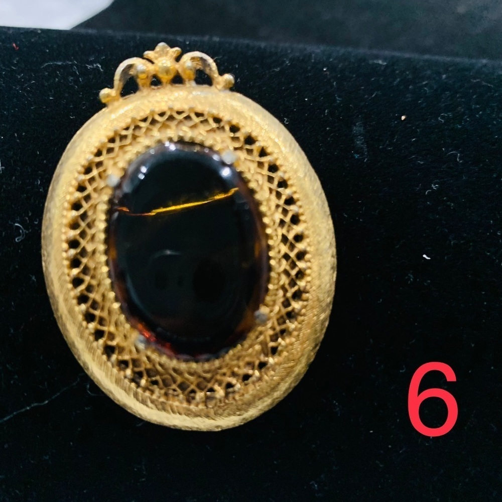 BCH16- Vintage Gold Plated Brooch Tiger Eye